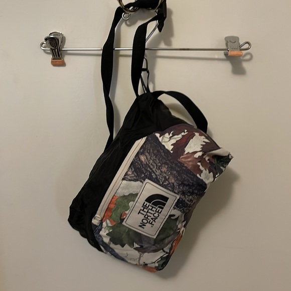 NWOT The North Face Waterproof Fanorak Strider Print -rare color- - Picture 4 of 4